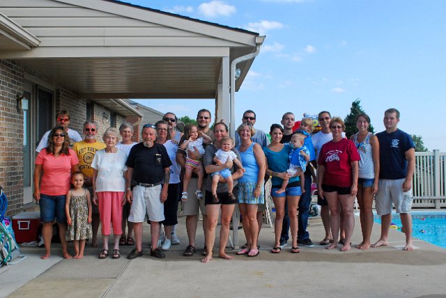 group photo1.jpg - Back again in PA for a reunion with the other side of the family ... the Hurst clan.  Almost all in attendance except for Bryan, Jaime, Kelsey, Brandi, Kason & Rolan.